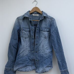 Thin denim jacket